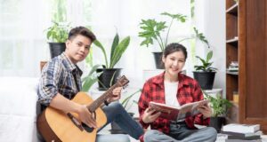 Musik, Film, dan Gadget Baru Jadi Obrolan Anak Muda