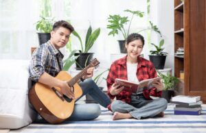 Musik, Film, dan Gadget Baru Jadi Obrolan Anak Muda