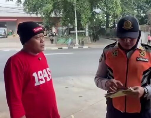 Sule Ditilang Dishub, Ekspresi Santai Bikin Warganet Heboh